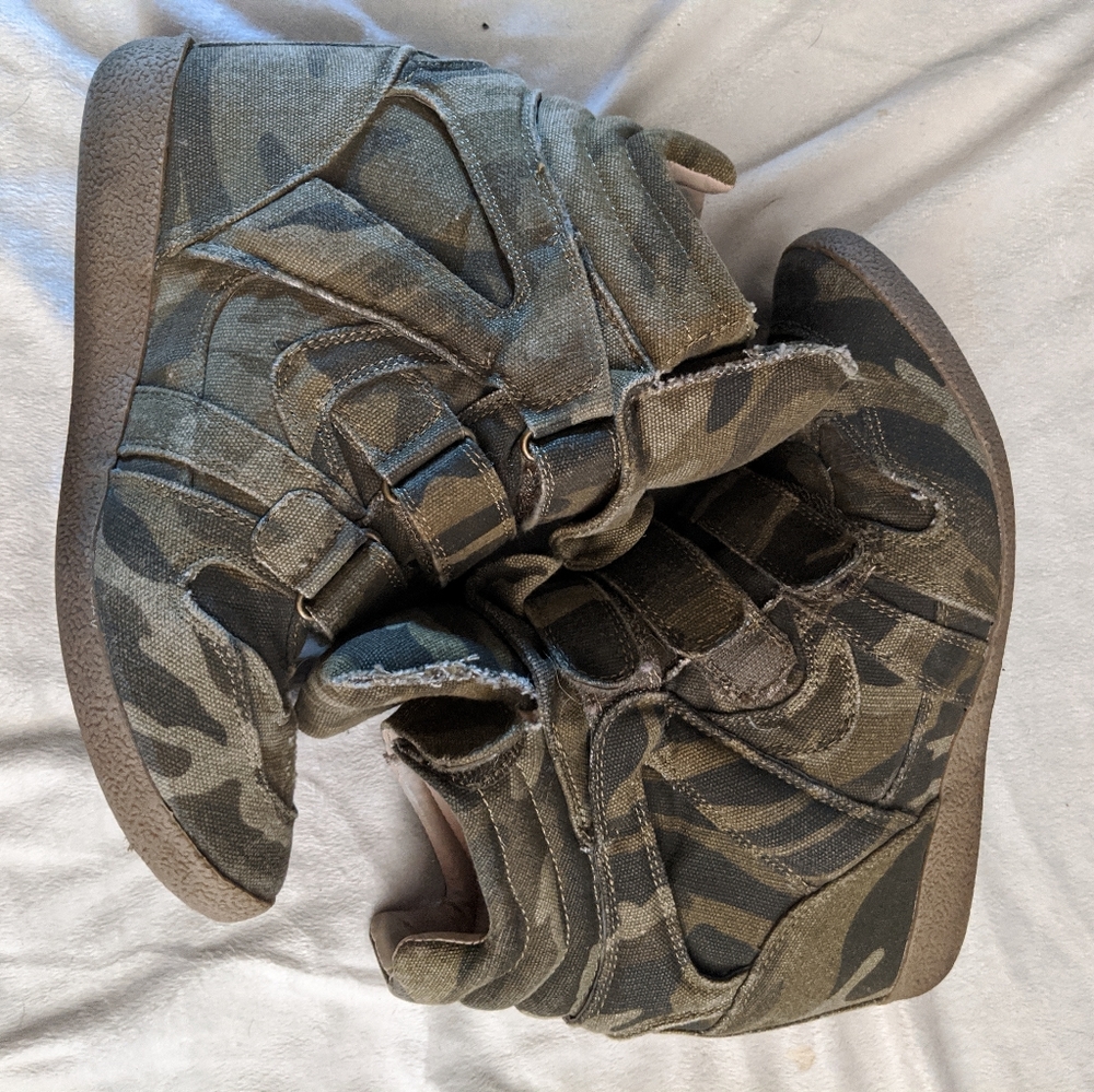 Steve Madden Camo Booties